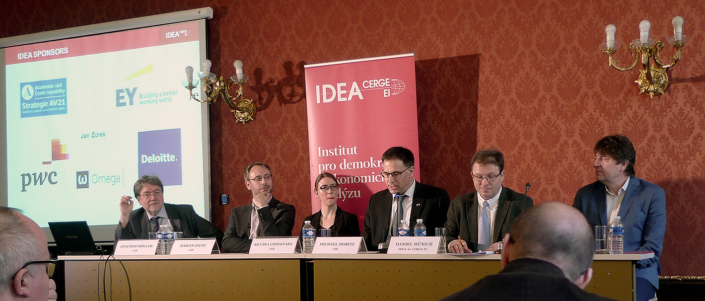 Eröffneten das Arbeitsmarktsymposium in Prag (von links): IAB-Direktor prof. Joachim Möller, Dr. Martin Dietz, Silvana Copestake und Dr. Michael Moritz (alle IAB) und Daniel Münch und von CERGE-EI.
