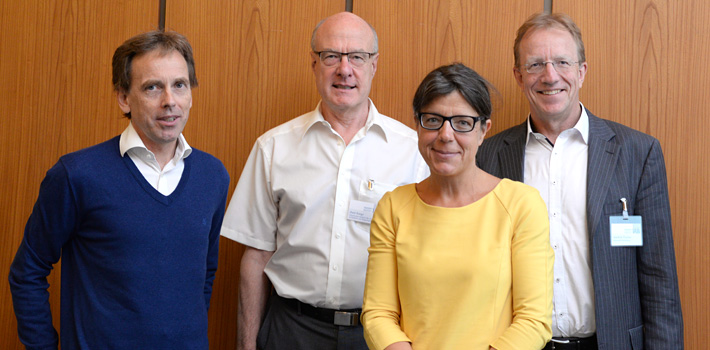 Prof. Dr. Hans Martin Hasselhorn /Bergische Universität Wuppertal, Dr.-Ing. Axel Korge /Fraunhofer-Institut für Arbeitswirtschaft und Organisation, Moderatorin Dr. Carola Burkert /IAB und Prof. Dr. Joachim Fischer /Mannheim Institute of Public Health (v.l.n.r.)