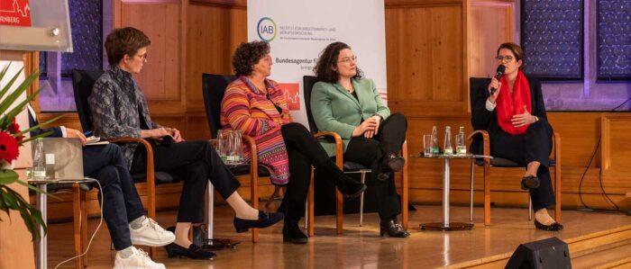 Podium bei den Nürnberger Gesprächen 02/2022